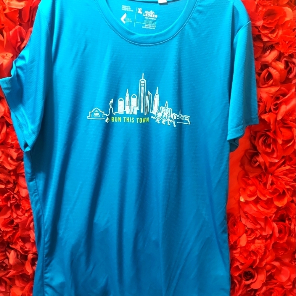 Leslie Jordan Size X-L Cheetah Ledger Run this Town T-Shirt Breathable Material